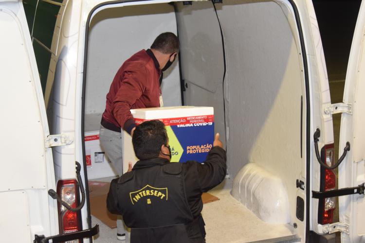 Estado entrega 47,2 mil vacinas contra a Covid-19 para Curitiba