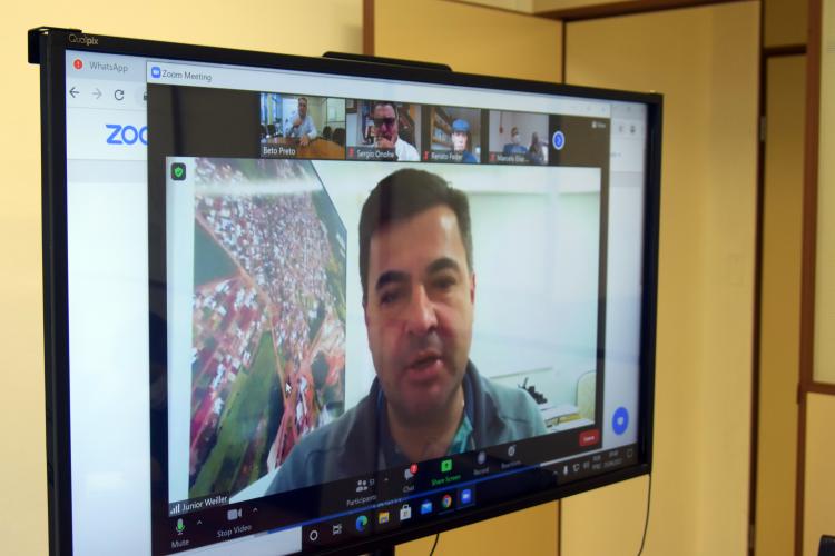 Secretário apresenta nova metodologia de distribuição de vacinas para municípios