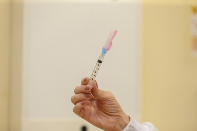 Paraná imunizou mais de 60% da população adulta contra Covid-19 com ao menos uma dose