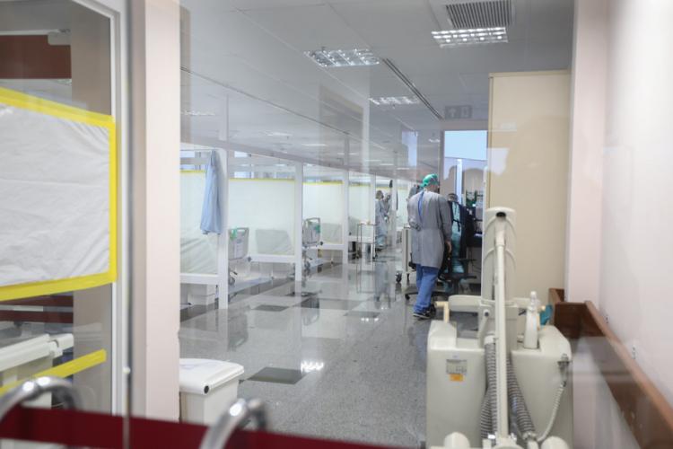 Com sete semanas em queda, média móvel da Covid-19 no Paraná é a menor do ano.