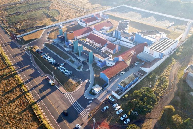 Governador visita nova unidade da Santa Casa de Paranavaí, viabilizada com recursos do Estado