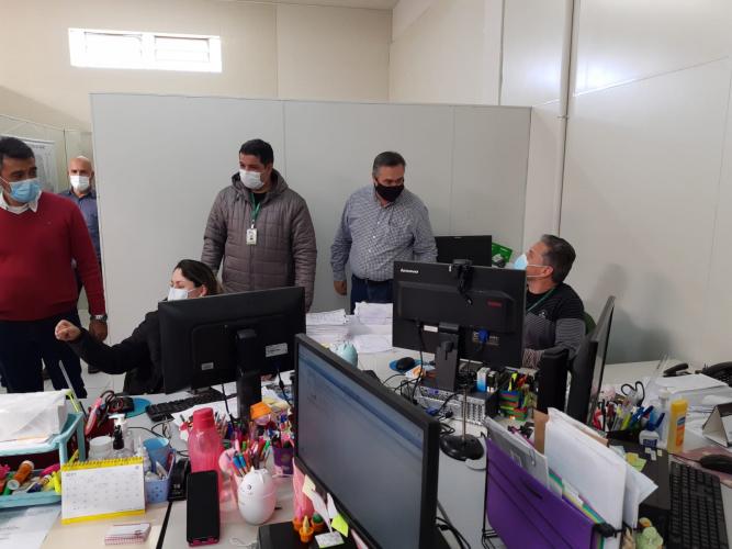 Secretário visita nova sede da Regional de Saúde de Telêmaco Borba