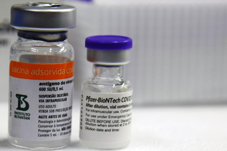 Paraná recebe nesta sexta-feira mais 325.660 doses da vacina contra a Covid-19