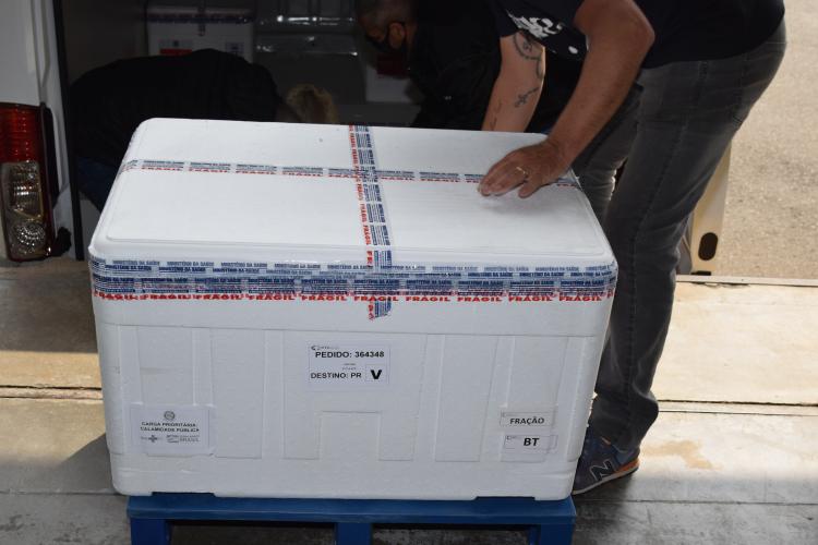 Paraná recebe 190 mil vacinas contra a Covid-19