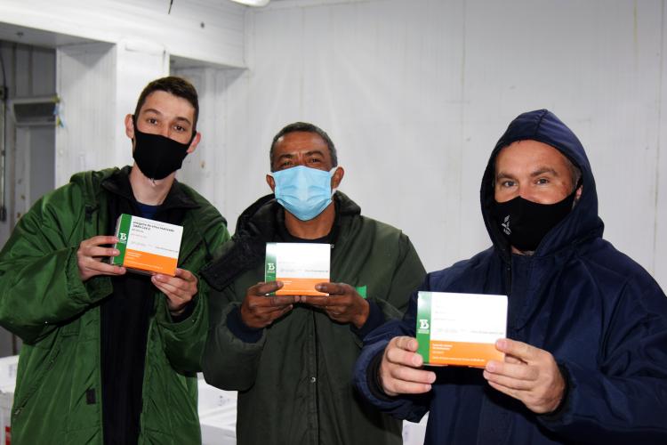 Paraná recebe 190 mil vacinas contra a Covid-19