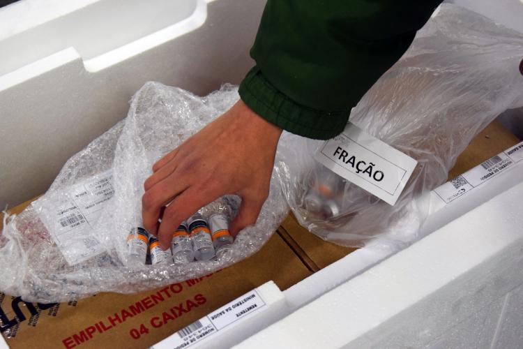 Paraná recebe 190 mil vacinas contra a Covid-19