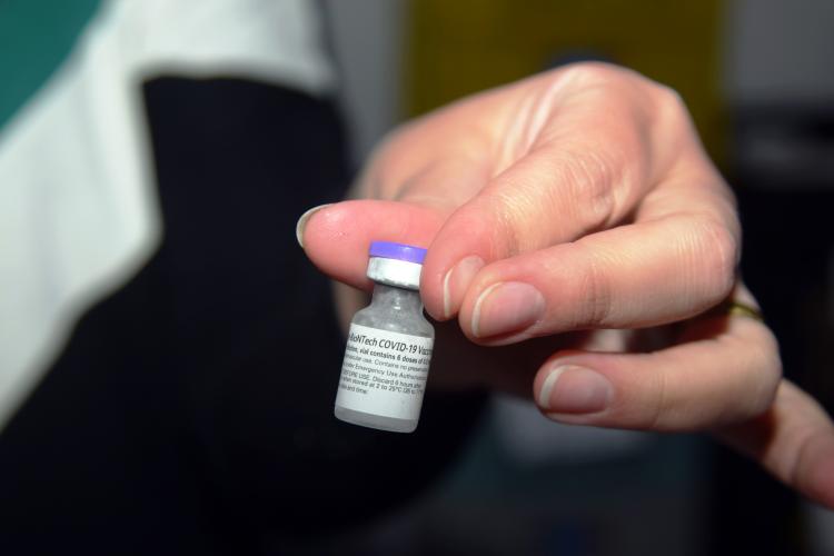 Paraná recebe 79,5 mil vacinas contra a Covid-19 nesta quarta-feira; mais 87 mil chegam na quinta