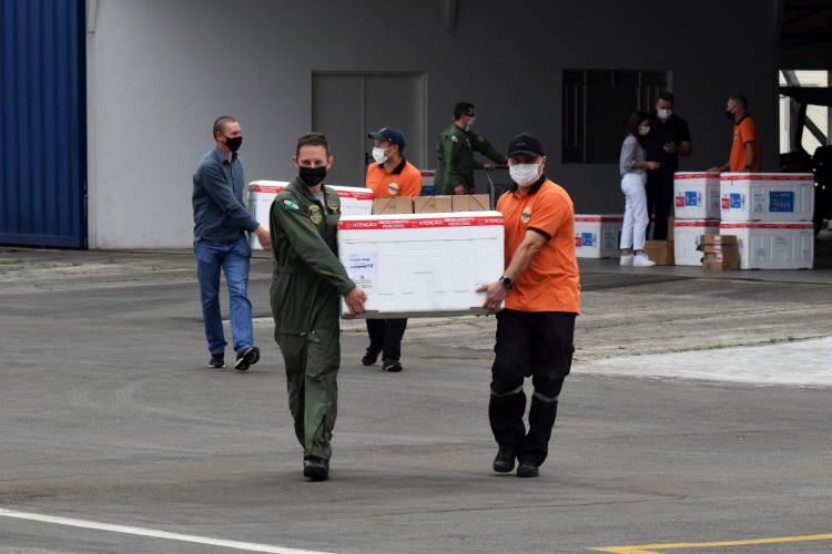 583,6 mil vacinas contra a Covid-19 são distribuídas nesta quarta