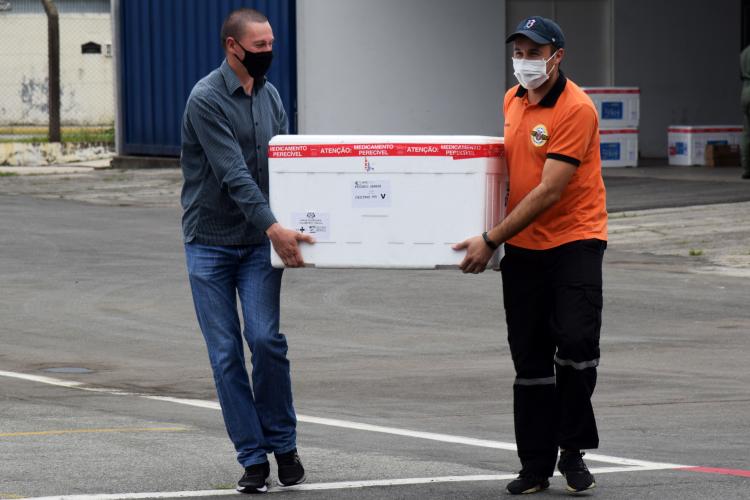 583,6 mil vacinas contra a Covid-19 são distribuídas nesta quarta