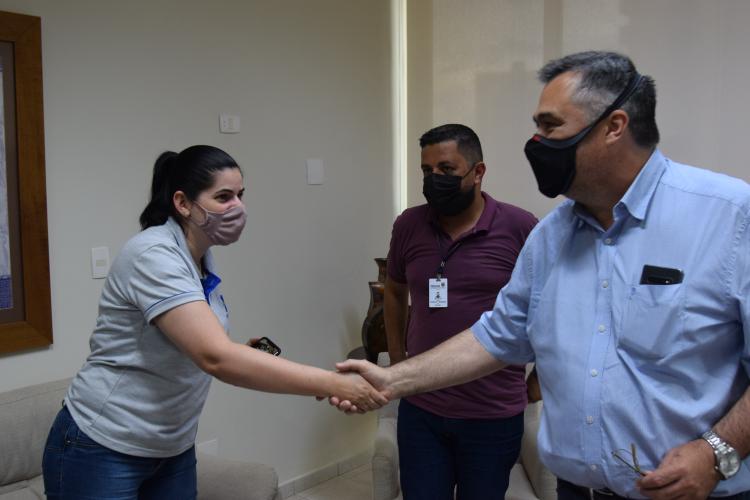 Estado entrega 47 veículos para a Saúde da Região de Umuarama e assina convênio de R$ 5 milhões