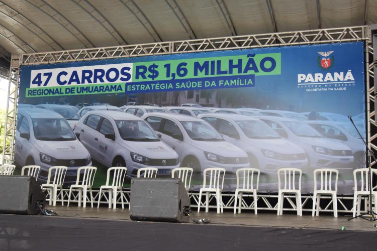 Estado entrega 47 veículos para a Saúde da Região de Umuarama e assina convênio de R$ 5 milhões