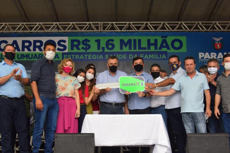 Estado entrega 47 veículos para a Saúde da Região de Umuarama e assina convênio de R$ 5 milhões