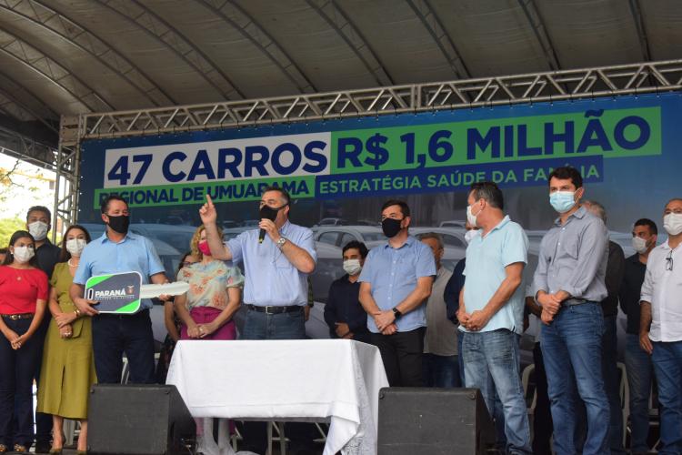 Estado entrega 47 veículos para a Saúde da Região de Umuarama e assina convênio de R$ 5 milhões