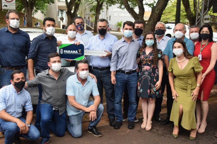 Estado entrega 47 veículos para a Saúde da Região de Umuarama e assina convênio de R$ 5 milhões