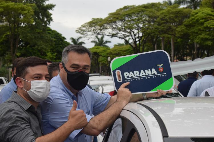 Estado entrega 47 veículos para a Saúde da Região de Umuarama e assina convênio de R$ 5 milhões