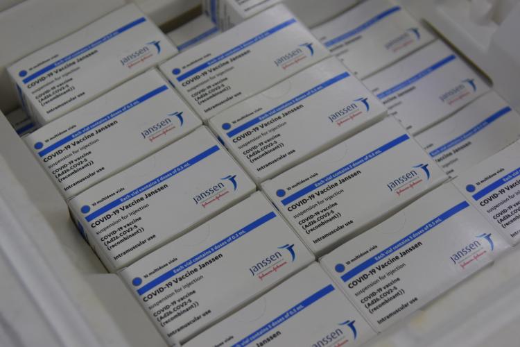 Mais 354 mil vacinas para dose de reforço chegam ao Paraná