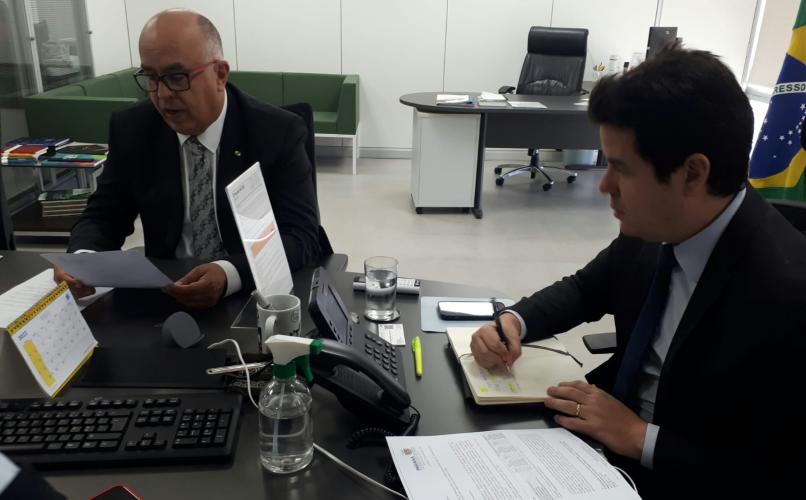 Paraná solicita revisão de insumos e medicamentos no combate à dengue ao Ministério da Saúde