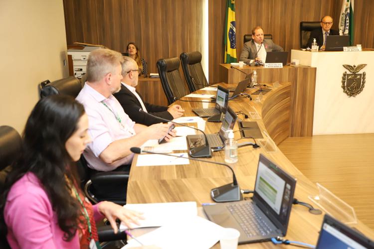 Mortalidade materna cai 82% no Paraná em 2022, aponta levantamento da Saúde