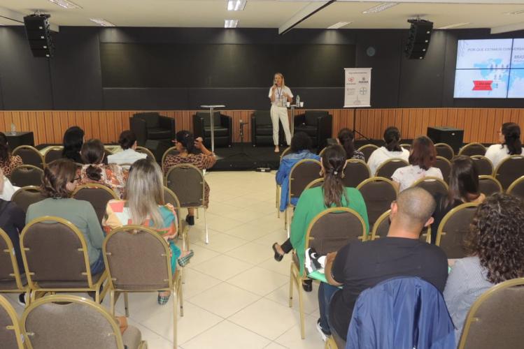 Hemepar promove capacitação para aperfeiçoar atendimento a hemofílicos