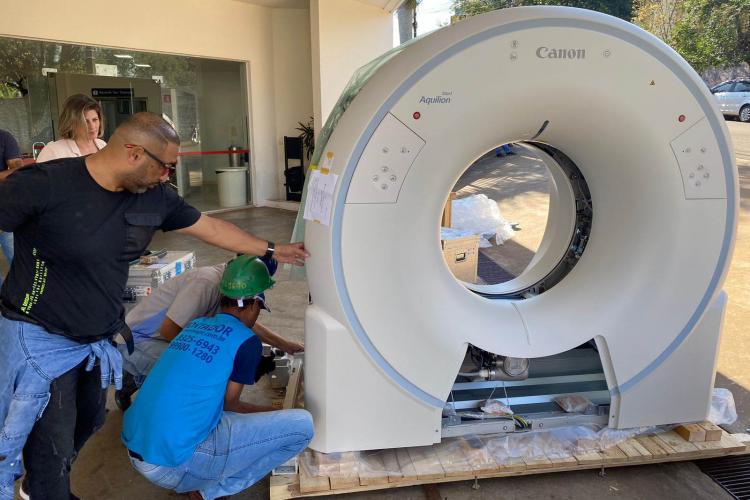 Com aporte de R$ 950 mil, Estado garante tomógrafo para a Santa Casa de Cambé