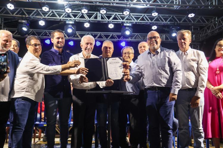 Na abertura da feira de Dois Vizinhos, Estado anuncia R$ 18,9 milhões para ampliar leitos de UTI