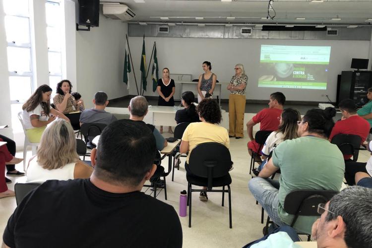 Saúde e municípios definem estratégias de combate à dengue no Litoral