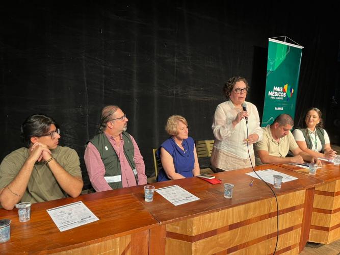 Profissionais do Programa Mais Médicos participam de acolhimento no Paraná