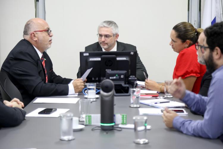 Em Brasília, secretário pleiteia ações para fortalecer saúde paranaense