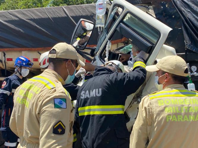 Profissionais do serviço aeromédico do Paraná fazem reunião técnica em Curitiba