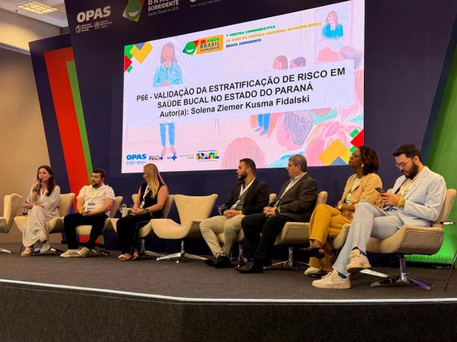 A Secretaria de Estado da Saúde do Paraná (Sesa) conquistou destaque na Mostra em comemoração aos 20 anos da Política Nacional de Saúde Bucal, realizada nos dias 21 e 22 de novembro, em Brasília.