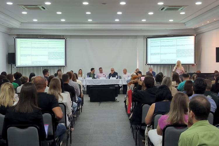 Paraná reforça capacitação de vacinadores e amplia Telessaúde para 184 novos municípios