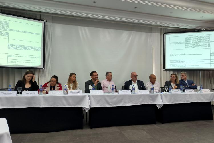 Paraná reforça capacitação de vacinadores e amplia Telessaúde para 184 novos municípios