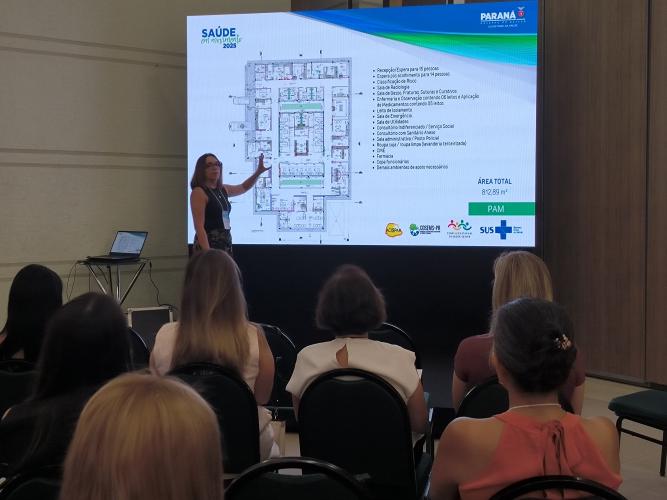 Governo do Paraná apresenta projetos de obras da saúde a gestores municipais