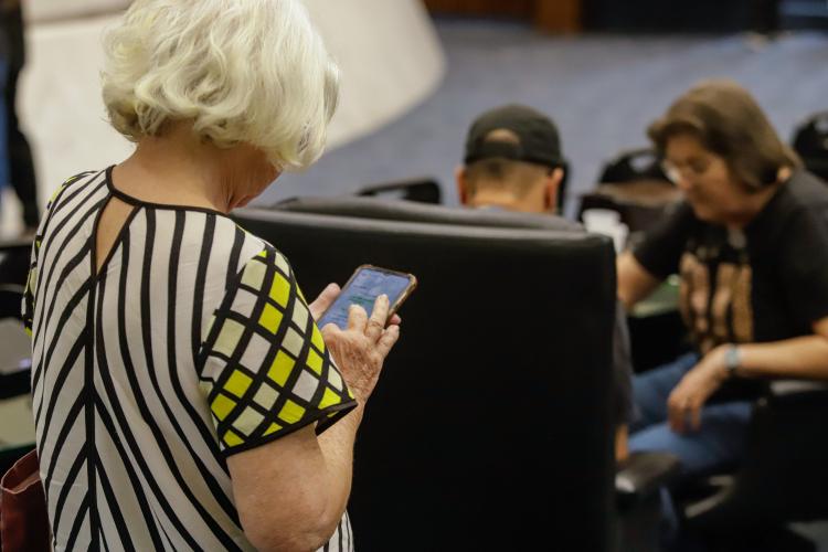 Com 12 mil casos em 2024, Saúde reforça orientações para evitar quedas de idosos