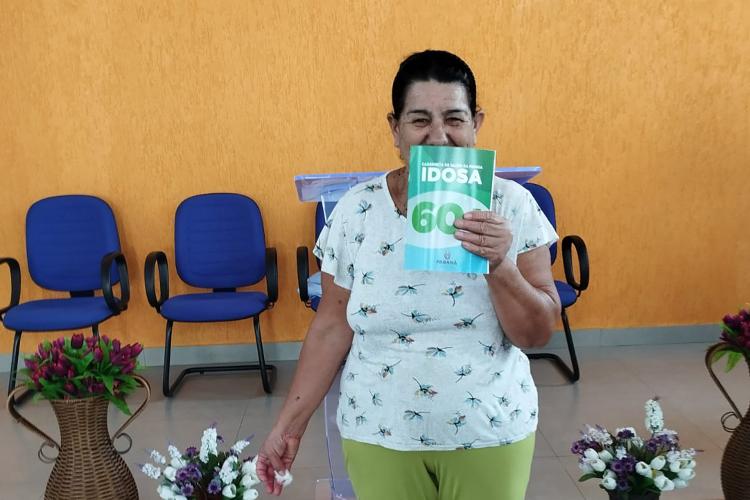 Cuidado integral: Paraná já distribuiu 400 mil Cadernetas de Saúde da Pessoa Idosa