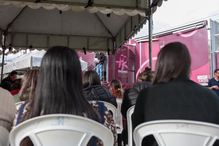 Carreta Saúde da Mulher faz mil exames em Conselheiro Mairinck e agora atende Primeiro de Maio
