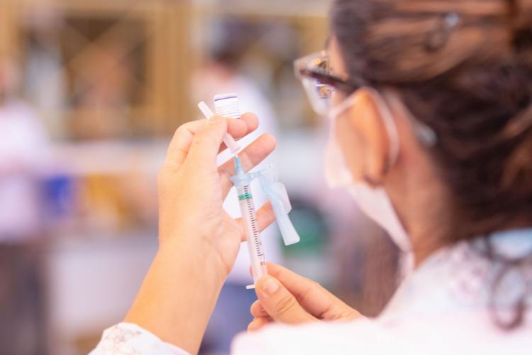 Campanha de Multivacinação terá mais de 1,3 mil salas abertas neste sábado no Paraná