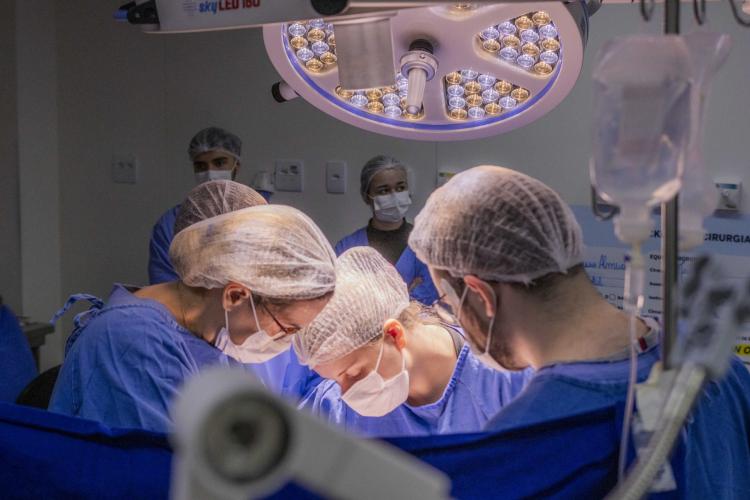 Número de laqueaduras e vasectomias mais que dobra no SUS do Paraná em dois anos