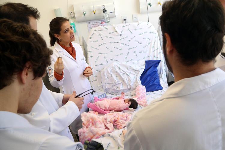 Governo do Paraná amplia apoio financeiro a maternidades de alto risco