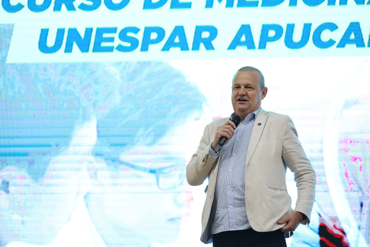 Ratinho Junior autoriza curso de Medicina na Unespar, demanda histórica da região de Apucarana