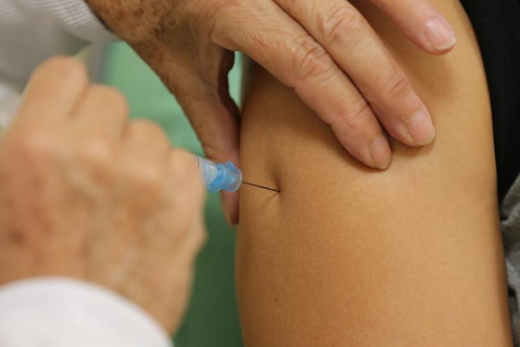 Paraná realiza neste sábado o dia D de Multivacinação e prevê aplicar 50 mil doses