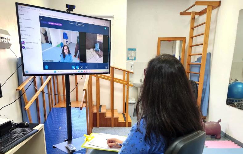 Hospital Waldemar Monastier amplia cuidado pediátrico com projeto pioneiro de fisioterapia online