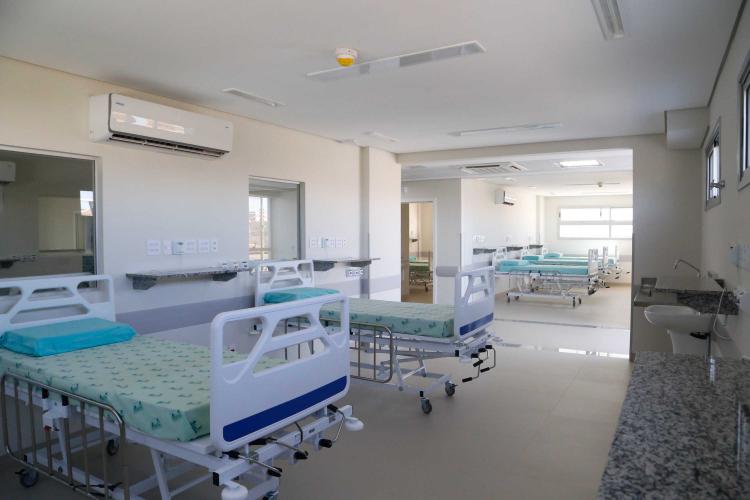 23/04/2020 Governador Carlos Massa Ratinho Junior, entrega leitos do Hospital Universitario de Londrina. Foto Gilson Abreu