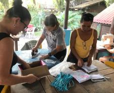 Mesmo sem casos confirmados, ação voluntária entregou máscaras para moradores da Ilha do Mel