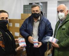 Paraná recebe quase 100 mil ampolas de medicamentos para entubação