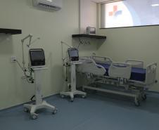 Secretário entrega equipamentos hospitalares e inaugura ala de ressonância magnética na região Oeste