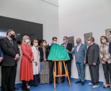 O governador Carlos Massa Ratinho Junior participou nesta terça-feira (01), em Curitiba, da inauguração do Erastinho, o primeiro hospital oncopediátrico do Sul do País. Idealizado pelo Hospital Erasto Gaetner, referência no tratamento de câncer no Paraná, a unidade recebeu investimento de R$ 30 milhões, sendo que mais de R$ 19 milhões foram destinados pelo Governo do Estado. O hospital é filantrópico e atende também pelo SUS. 