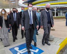 O governador Carlos Massa Ratinho Junior participou nesta terça-feira (01), em Curitiba, da inauguração do Erastinho, o primeiro hospital oncopediátrico do Sul do País. Idealizado pelo Hospital Erasto Gaetner, referência no tratamento de câncer no Paraná, a unidade recebeu investimento de R$ 30 milhões, sendo que mais de R$ 19 milhões foram destinados pelo Governo do Estado. O hospital é filantrópico e atende também pelo SUS. 