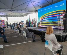 O governador Carlos Massa Ratinho Junior participou nesta terça-feira (01), em Curitiba, da inauguração do Erastinho, o primeiro hospital oncopediátrico do Sul do País. Idealizado pelo Hospital Erasto Gaetner, referência no tratamento de câncer no Paraná, a unidade recebeu investimento de R$ 30 milhões, sendo que mais de R$ 19 milhões foram destinados pelo Governo do Estado. O hospital é filantrópico e atende também pelo SUS. 