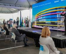 O governador Carlos Massa Ratinho Junior participou nesta terça-feira (01), em Curitiba, da inauguração do Erastinho, o primeiro hospital oncopediátrico do Sul do País. Idealizado pelo Hospital Erasto Gaetner, referência no tratamento de câncer no Paraná, a unidade recebeu investimento de R$ 30 milhões, sendo que mais de R$ 19 milhões foram destinados pelo Governo do Estado. O hospital é filantrópico e atende também pelo SUS. 